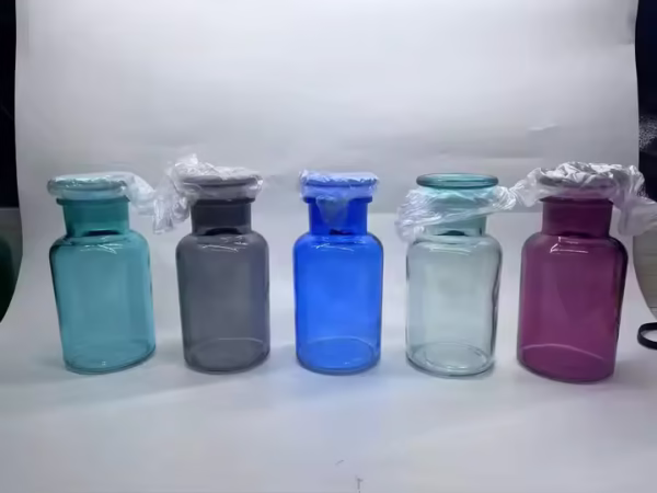 250ml Color Glass Reagent Bottle with Glass Lid - Image 3