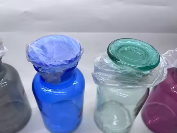250ml Color Glass Reagent Bottle with Glass Lid - Image 2